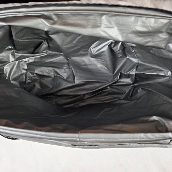 Bud Light Soft Sided Cooler Beverage Bag With Token Key Chain Beach Travel - Picture 6 of 8